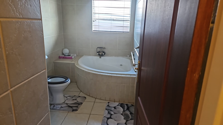 3 Bedroom Property for Sale in Terenure Gauteng