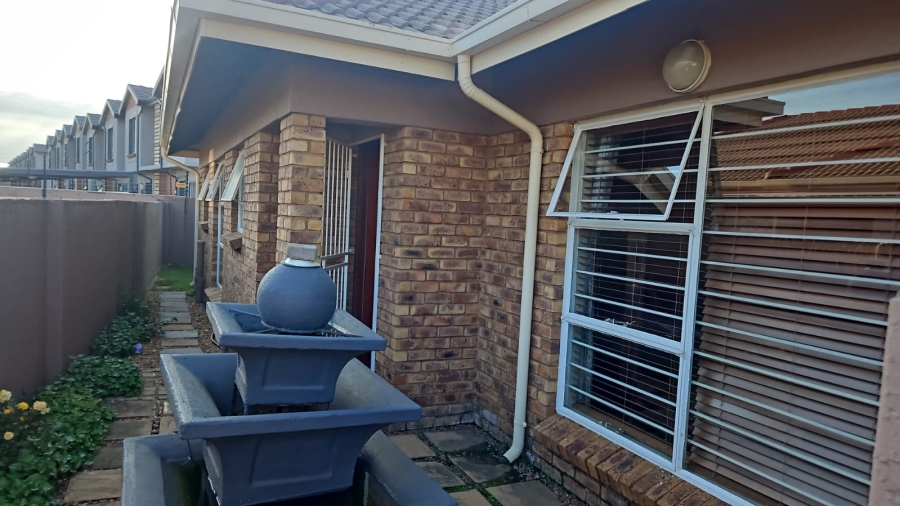 3 Bedroom Property for Sale in Terenure Gauteng