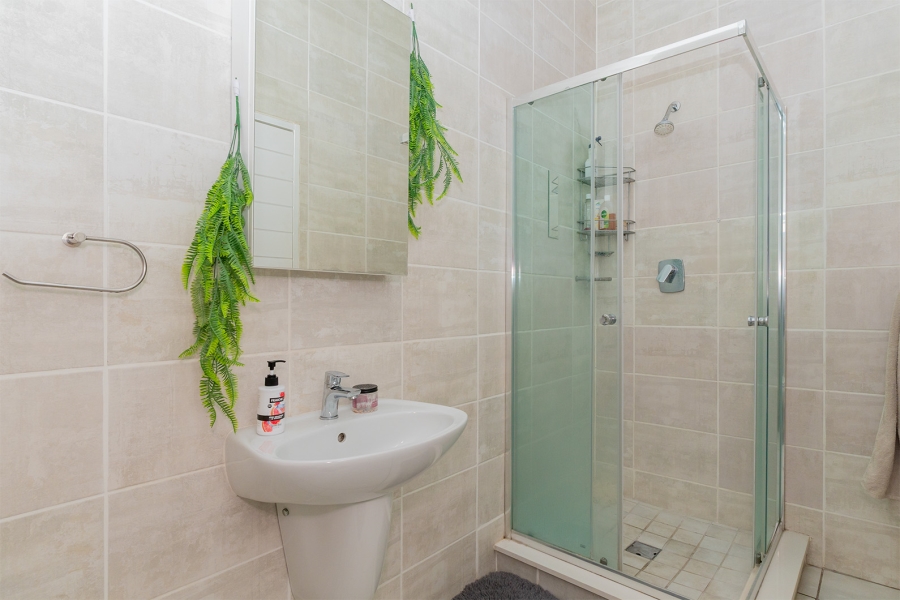 1 Bedroom Property for Sale in Lilianton Gauteng