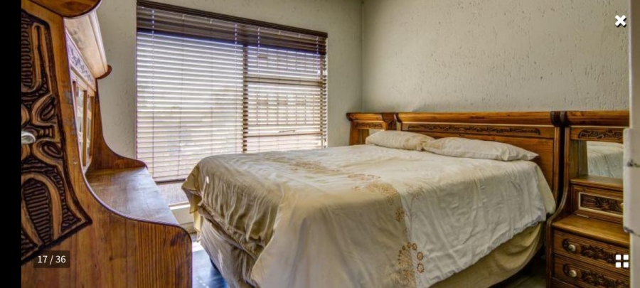 4 Bedroom Property for Sale in Glen Marais Gauteng