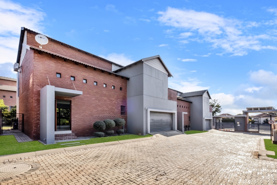 3 Bedroom Property for Sale in Ruimsig Gauteng