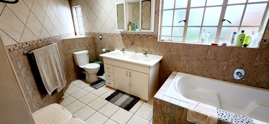 To Let 3 Bedroom Property for Rent in Murrayfield Gauteng