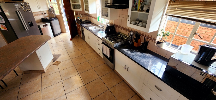 To Let 3 Bedroom Property for Rent in Murrayfield Gauteng