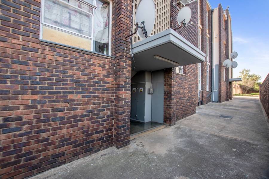 2 Bedroom Property for Sale in South Crest Gauteng