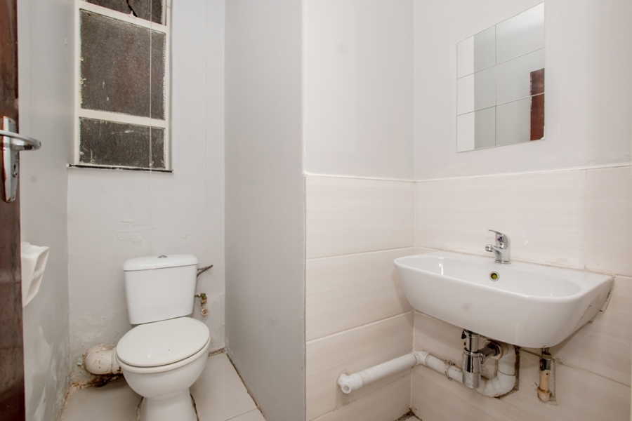 2 Bedroom Property for Sale in South Crest Gauteng