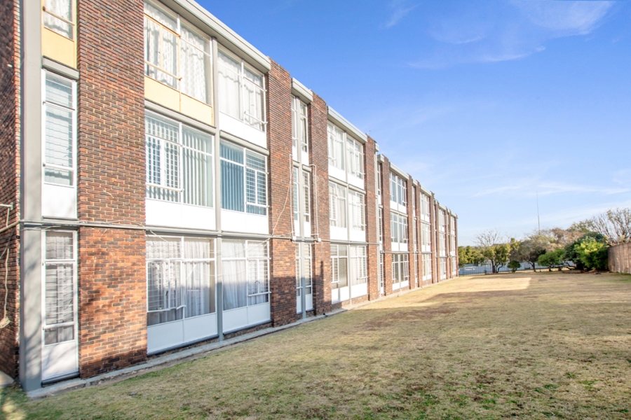 2 Bedroom Property for Sale in South Crest Gauteng