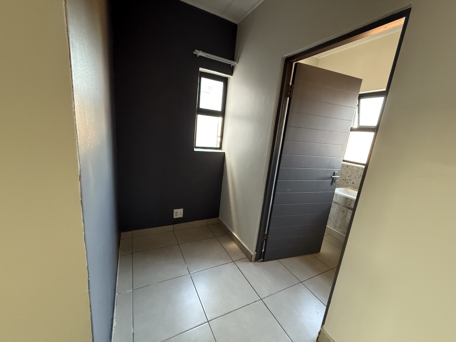 1 Bedroom Property for Sale in Linbro Park Gauteng