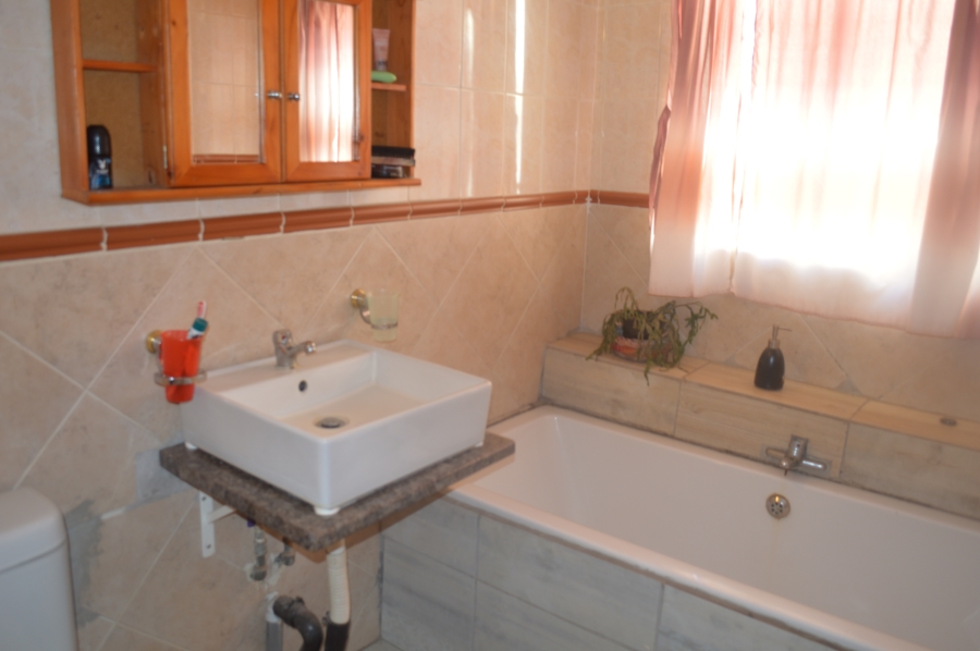 3 Bedroom Property for Sale in Glen Donald A H Gauteng