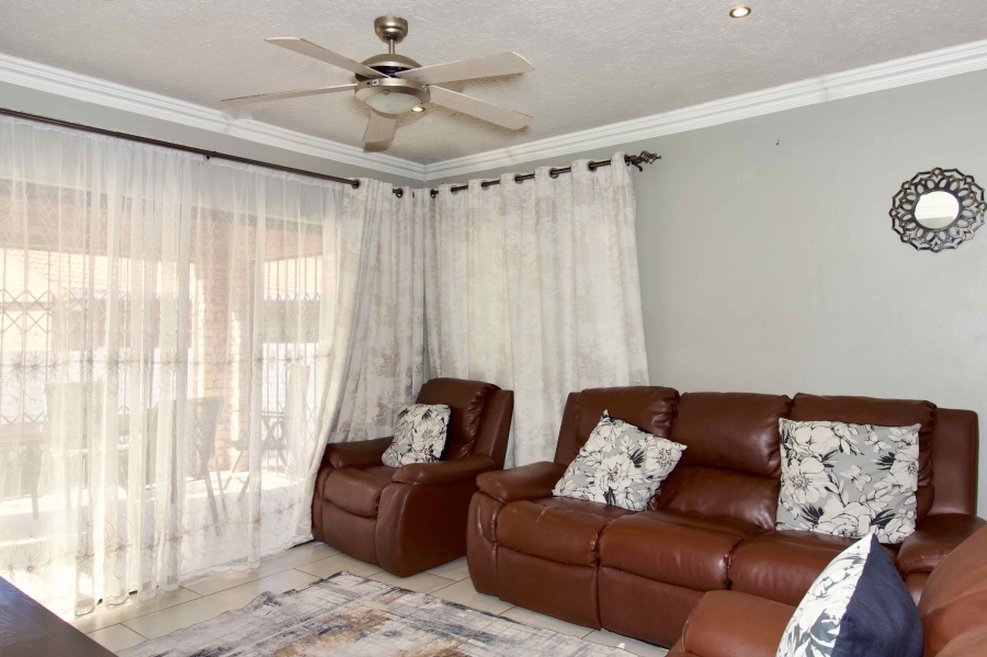 3 Bedroom Property for Sale in Highveld Gauteng