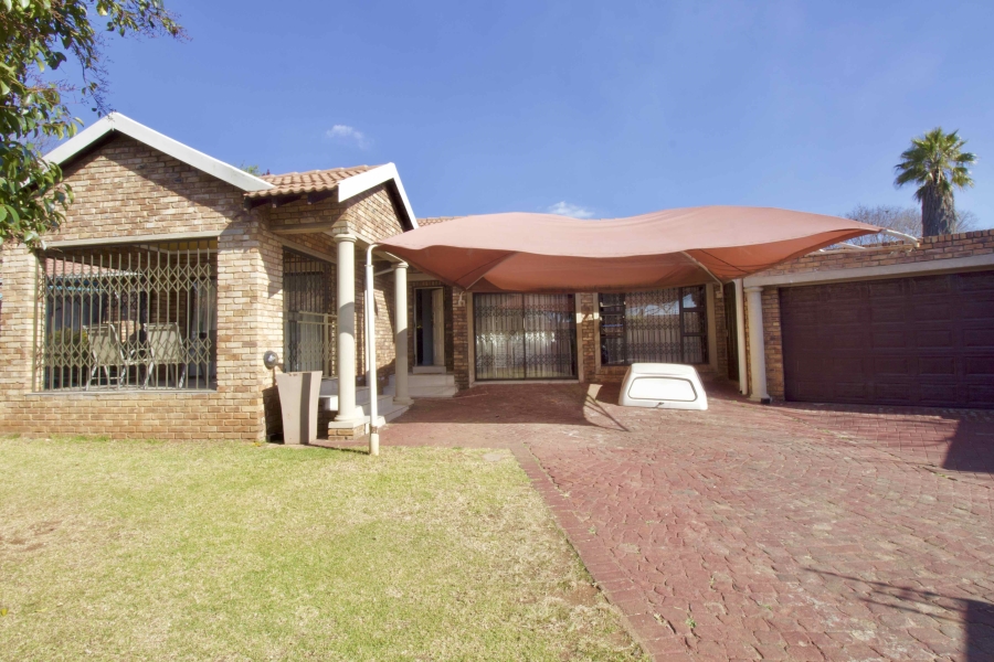 3 Bedroom Property for Sale in Highveld Gauteng