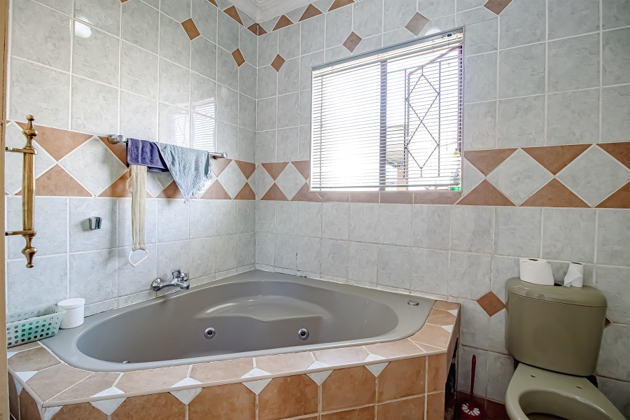 4 Bedroom Property for Sale in The Orchards Gauteng
