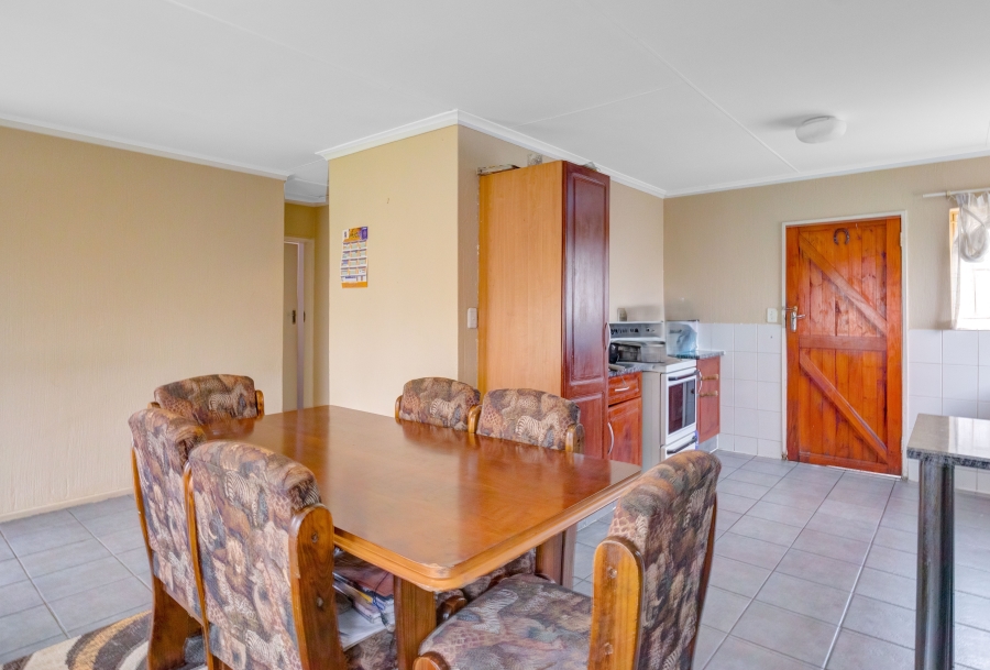 To Let 2 Bedroom Property for Rent in Rhodesfield Gauteng
