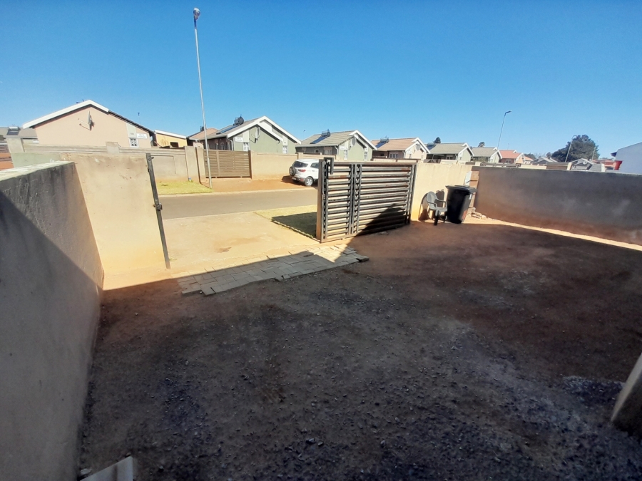 2 Bedroom Property for Sale in Windmill Park Gauteng