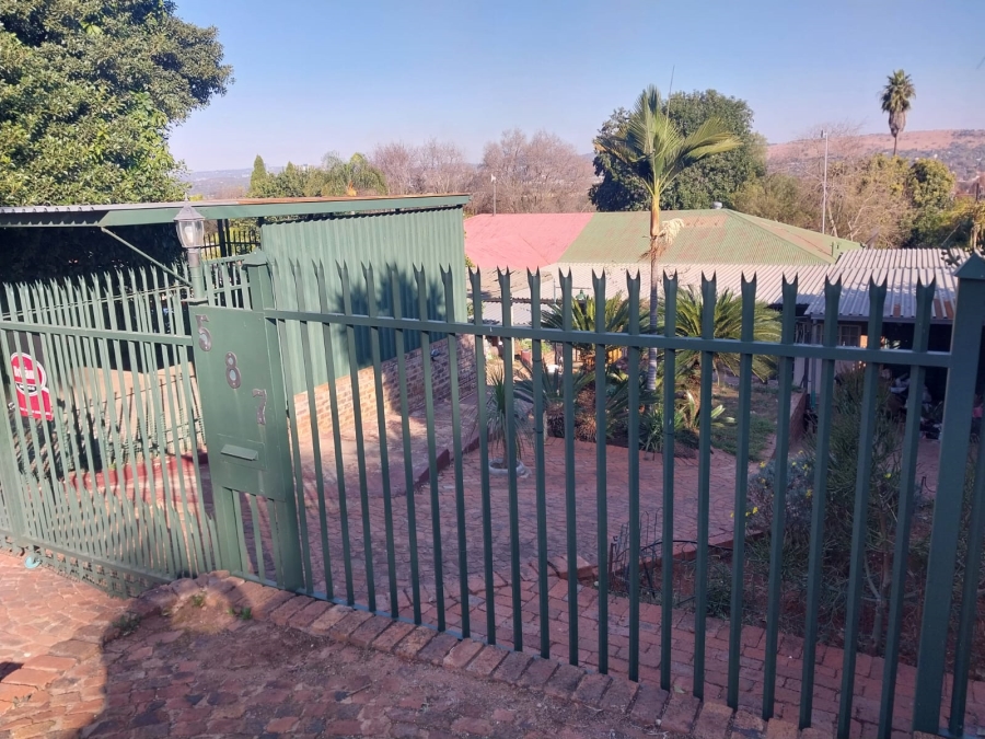 3 Bedroom Property for Sale in Mountain View Gauteng