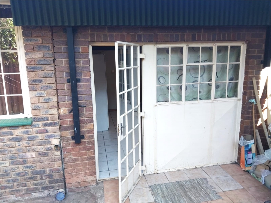 3 Bedroom Property for Sale in Mountain View Gauteng