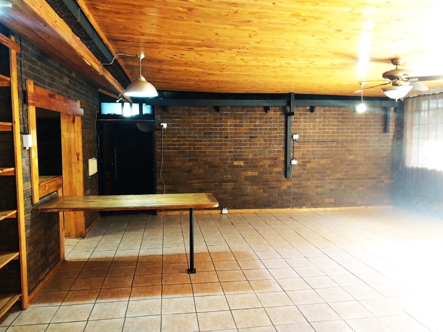 3 Bedroom Property for Sale in Mountain View Gauteng