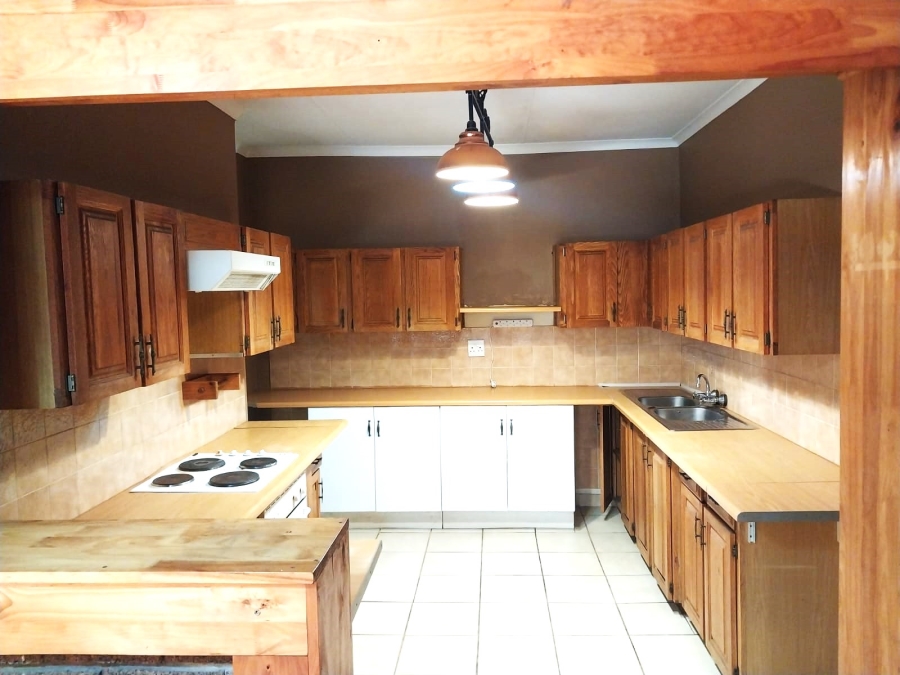 3 Bedroom Property for Sale in Mountain View Gauteng