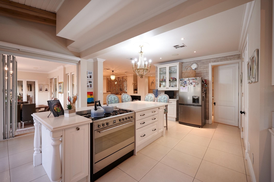 5 Bedroom Property for Sale in Waterfall Country Estate Gauteng