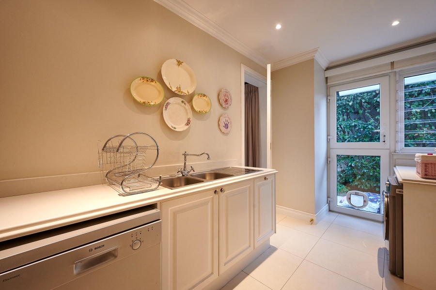 5 Bedroom Property for Sale in Waterfall Country Estate Gauteng
