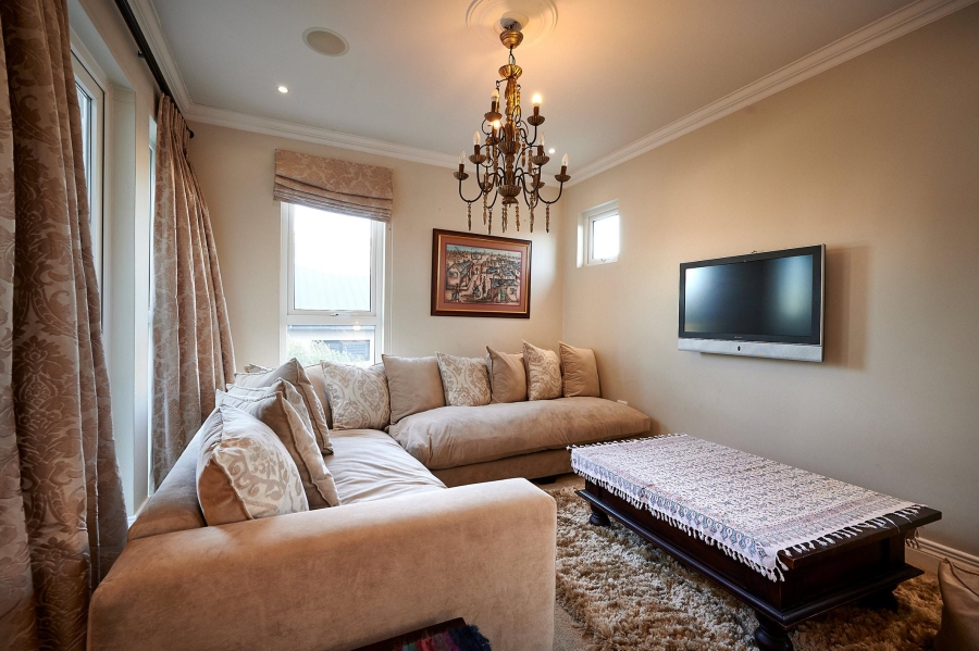 5 Bedroom Property for Sale in Waterfall Country Estate Gauteng