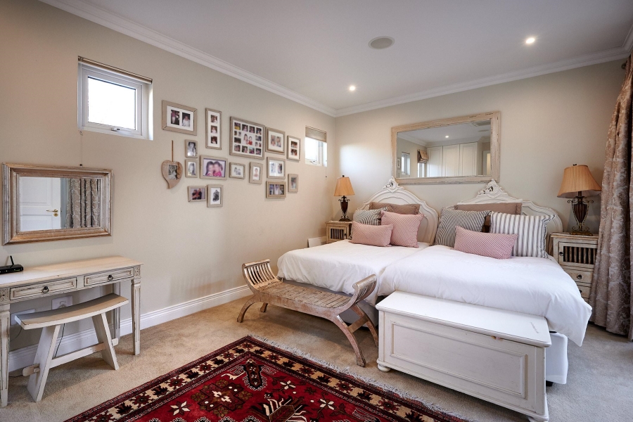 5 Bedroom Property for Sale in Waterfall Country Estate Gauteng