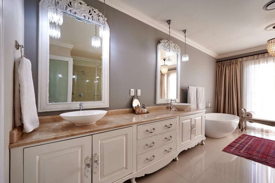 5 Bedroom Property for Sale in Waterfall Country Estate Gauteng