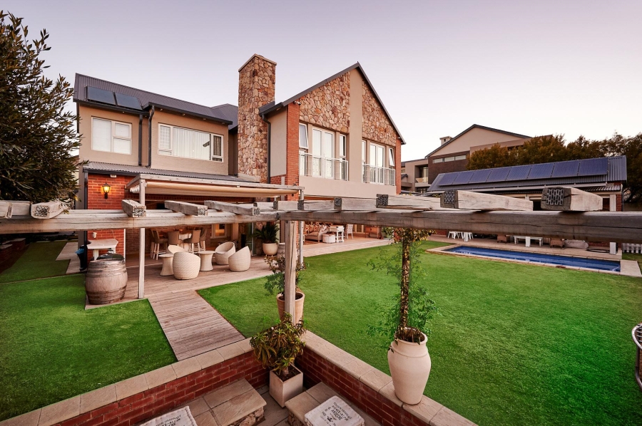 5 Bedroom Property for Sale in Waterfall Country Estate Gauteng