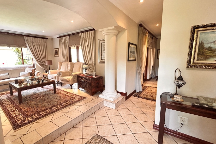 7 Bedroom Property for Sale in Waterkloof Ridge Gauteng