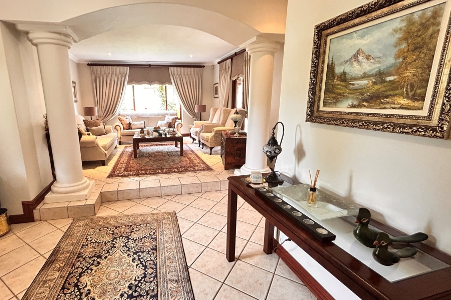 7 Bedroom Property for Sale in Waterkloof Ridge Gauteng