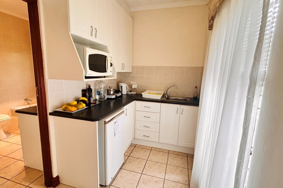 7 Bedroom Property for Sale in Waterkloof Ridge Gauteng