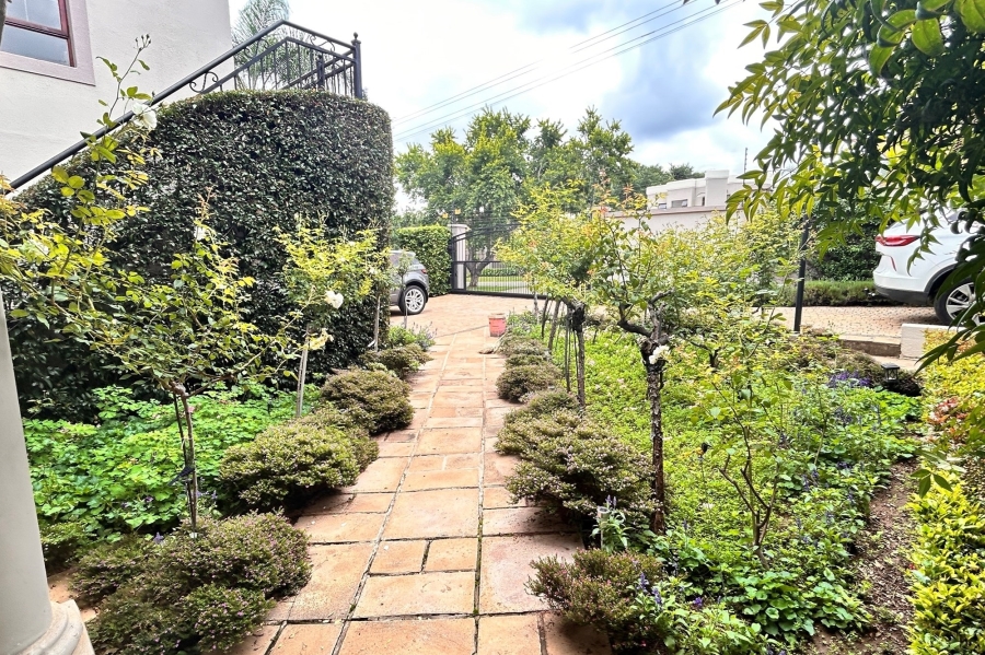 7 Bedroom Property for Sale in Waterkloof Ridge Gauteng