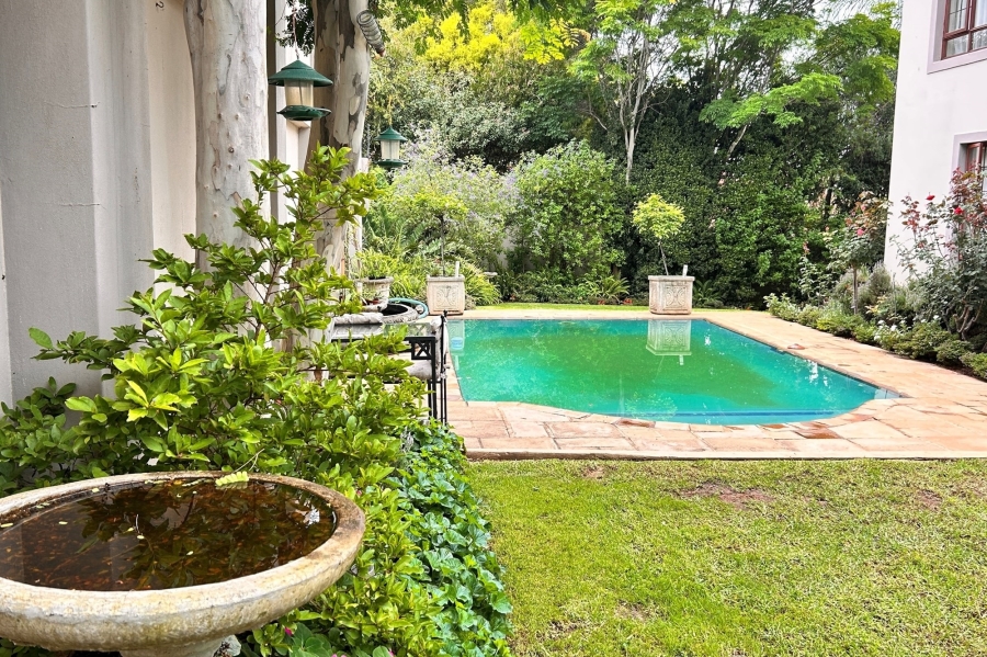 7 Bedroom Property for Sale in Waterkloof Ridge Gauteng