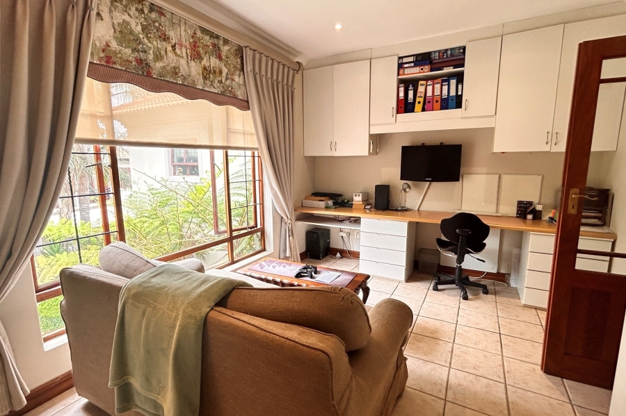 7 Bedroom Property for Sale in Waterkloof Ridge Gauteng