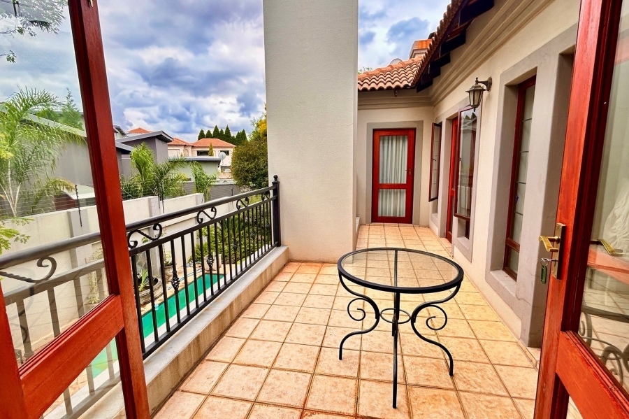 7 Bedroom Property for Sale in Waterkloof Ridge Gauteng