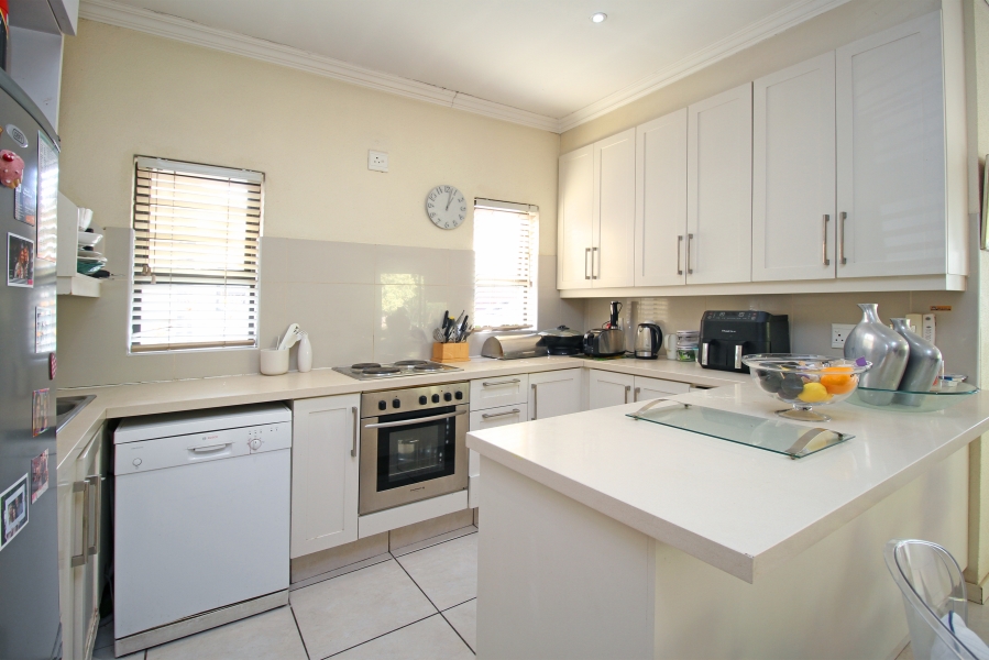 3 Bedroom Property for Sale in Highlands North Gauteng