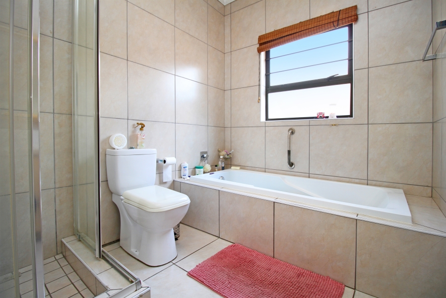 3 Bedroom Property for Sale in Highlands North Gauteng