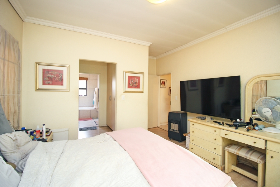 3 Bedroom Property for Sale in Highlands North Gauteng