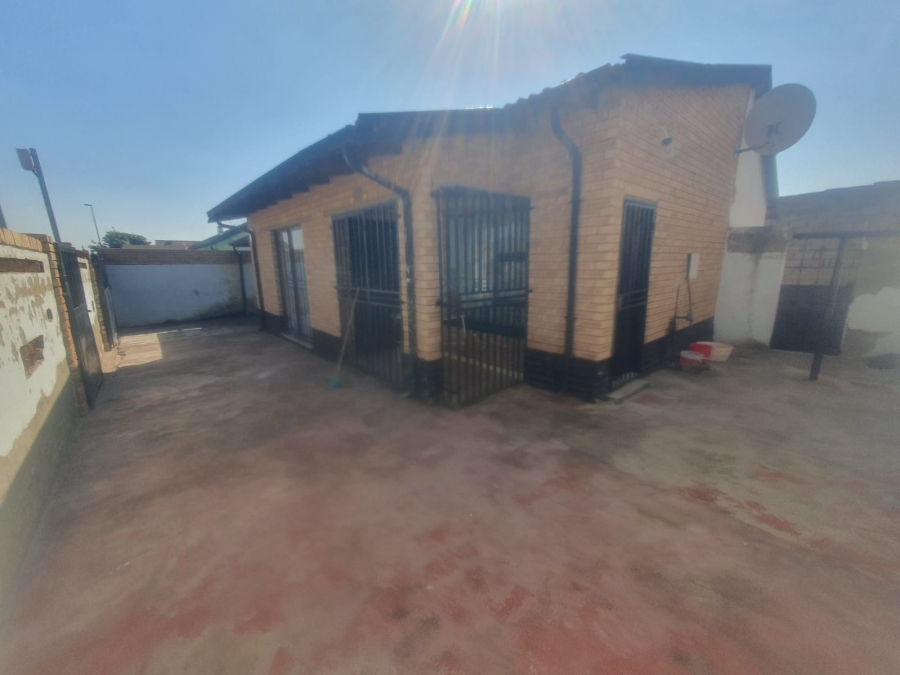 2 Bedroom Property for Sale in Dobsonville Ext 4 Gauteng