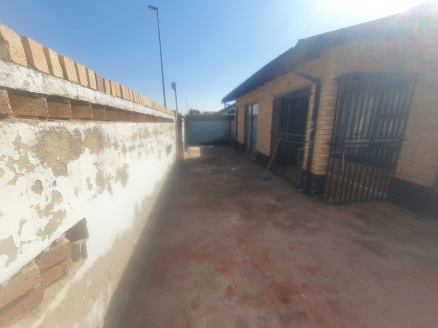2 Bedroom Property for Sale in Dobsonville Ext 4 Gauteng