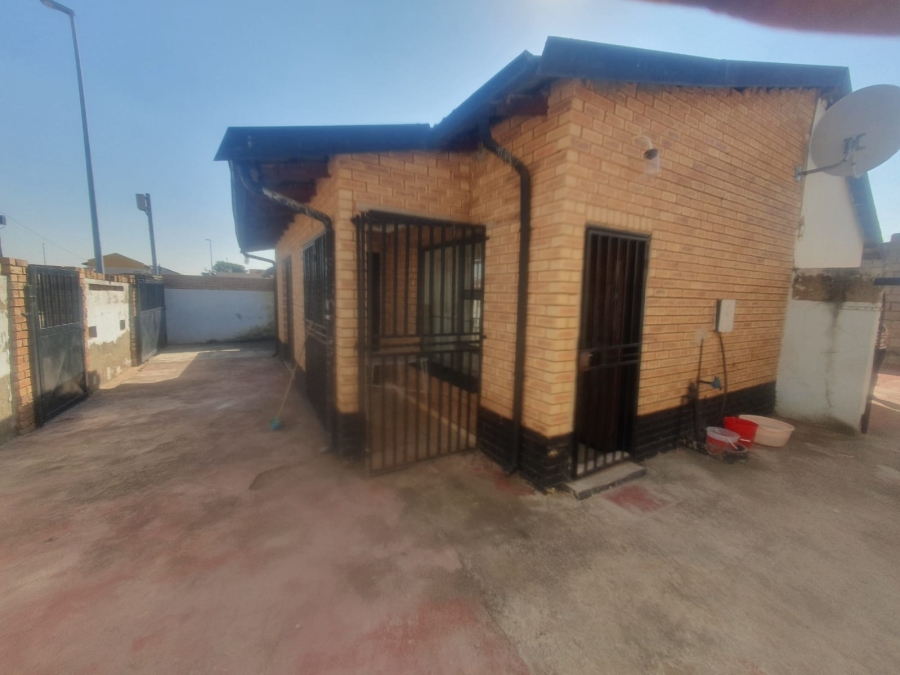 2 Bedroom Property for Sale in Dobsonville Ext 4 Gauteng