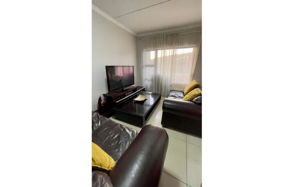 To Let 2 Bedroom Property for Rent in Halfway Gardens Gauteng