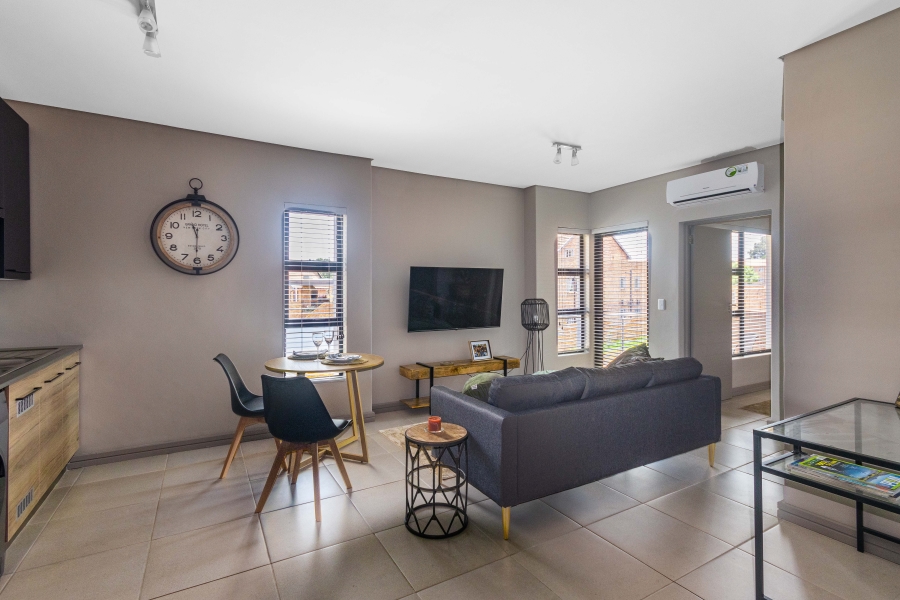 1 Bedroom Property for Sale in Die Hoewes Gauteng