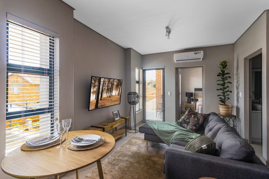 1 Bedroom Property for Sale in Die Hoewes Gauteng