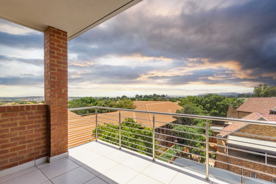 1 Bedroom Property for Sale in Die Hoewes Gauteng