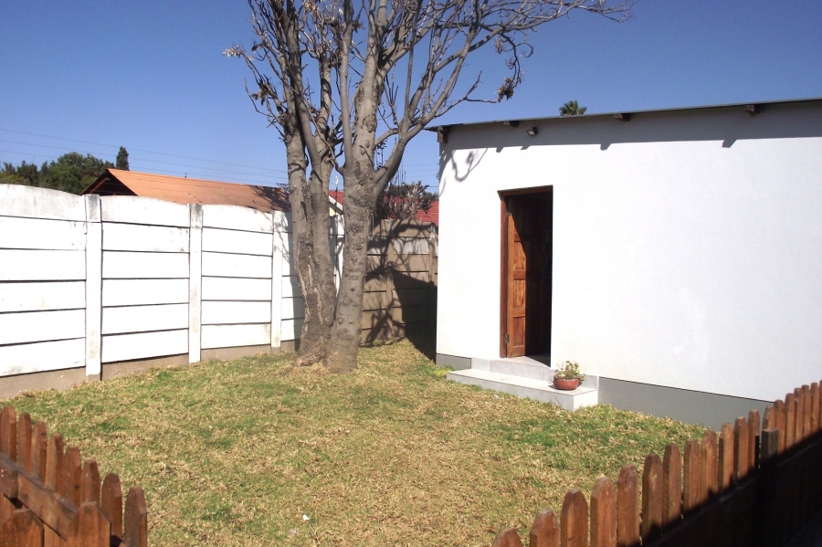 To Let 2 Bedroom Property for Rent in Croydon Gauteng