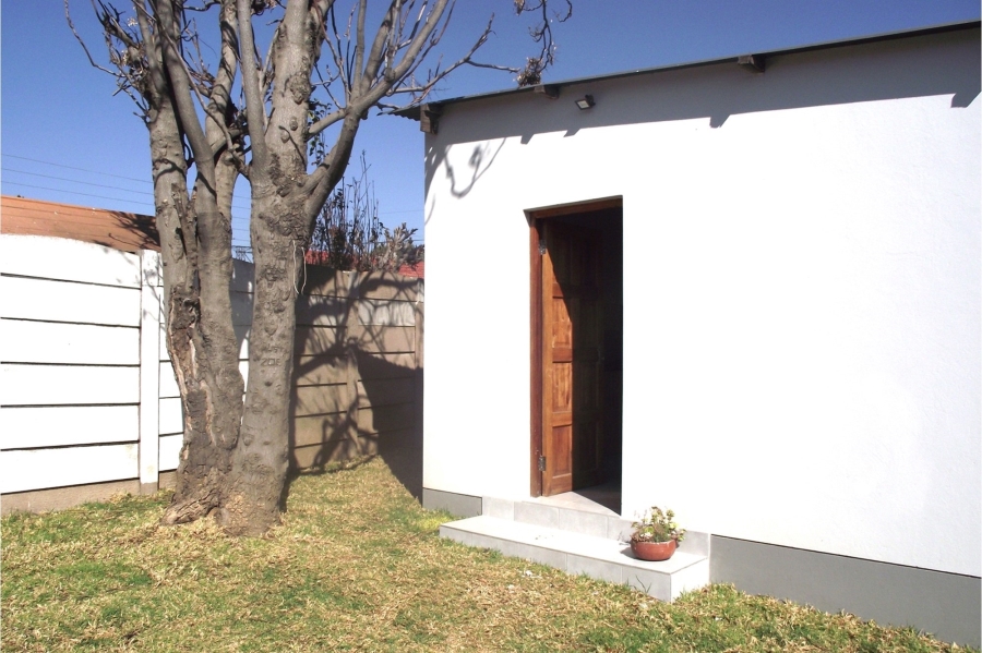 To Let 2 Bedroom Property for Rent in Croydon Gauteng