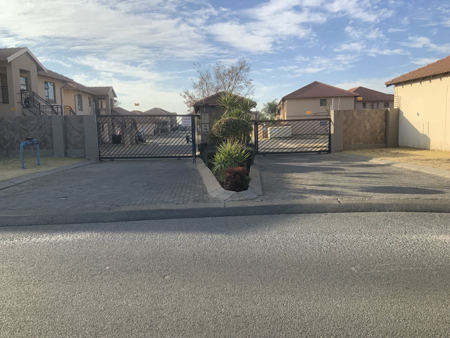 1 Bedroom Property for Sale in Parkrand Gauteng