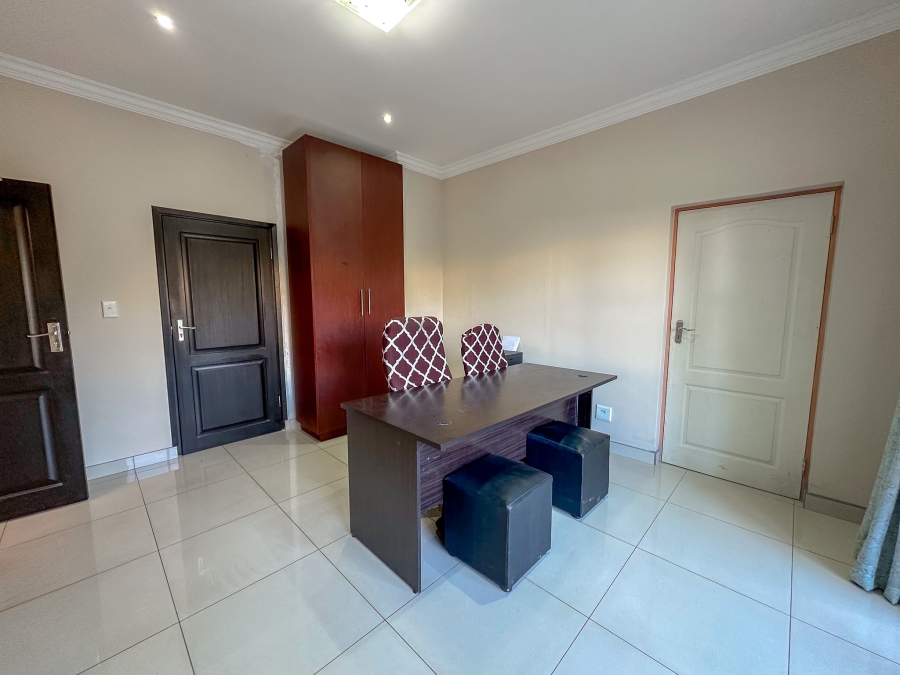 To Let 5 Bedroom Property for Rent in Midstream Ridge Gauteng