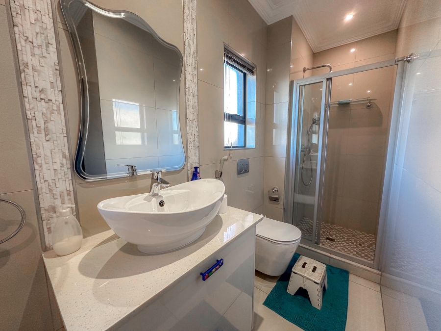 To Let 5 Bedroom Property for Rent in Midstream Ridge Gauteng