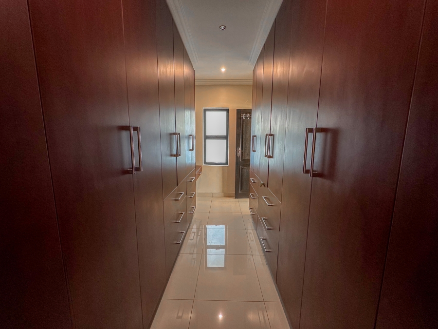 To Let 5 Bedroom Property for Rent in Midstream Ridge Gauteng